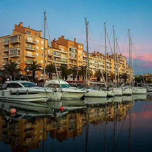 Climatisé Avec Wifi Au Calme Sur Le Port. Hyères