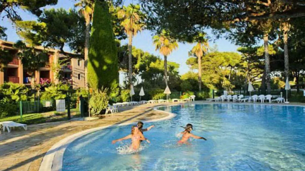Entre Mer Et Piscine Hyères 0*,  Frankrijk